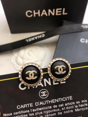 CHANEL 26S DOUBLE C LOGO BLACK ENAMEL CRYSTAL FRAME STUD EARRINGS IN GOLD METAL 633330