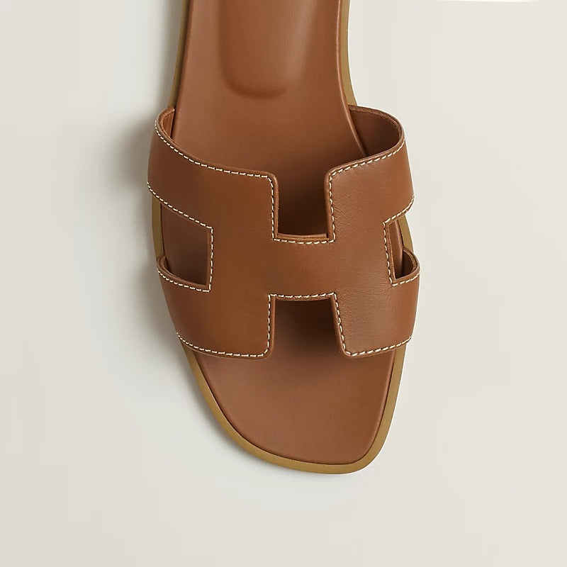 oran-sandal--021056Z03-worn-5-0_7ff1bde1-ab00-43ad-b4d3-b051d31fe9eb.jpg