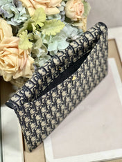 30 MONTAIGNE 30CM BLUE OBLIQUE EMBROIDERY