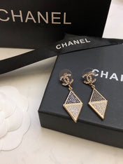 CHANEL 26S DOUBLE C LOGO TWO TONE PAVE CRYSTAL DIAMOND SHAPE DROP EARRINGS IN GOLD METAL 631833