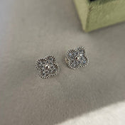 CLOVER MINI DIAMOND STUD EARRINGS